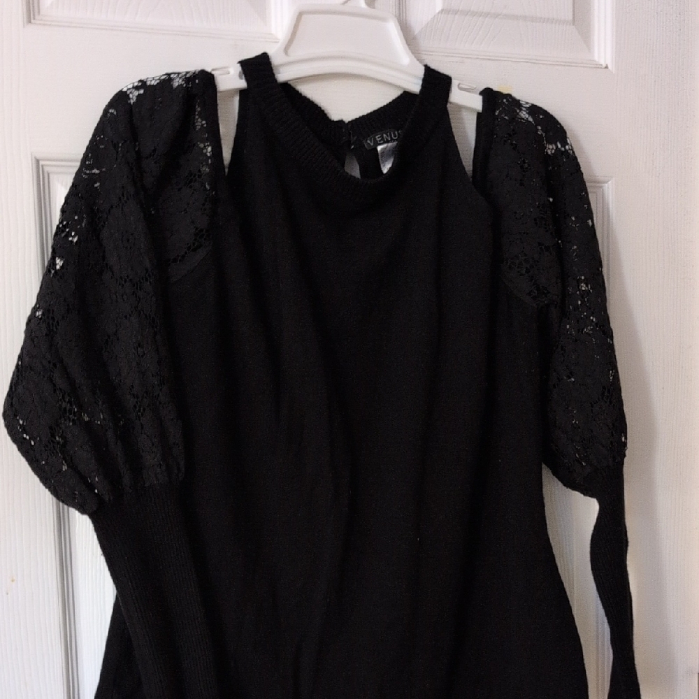 VENUS Black Sweater with Lace Sleeves